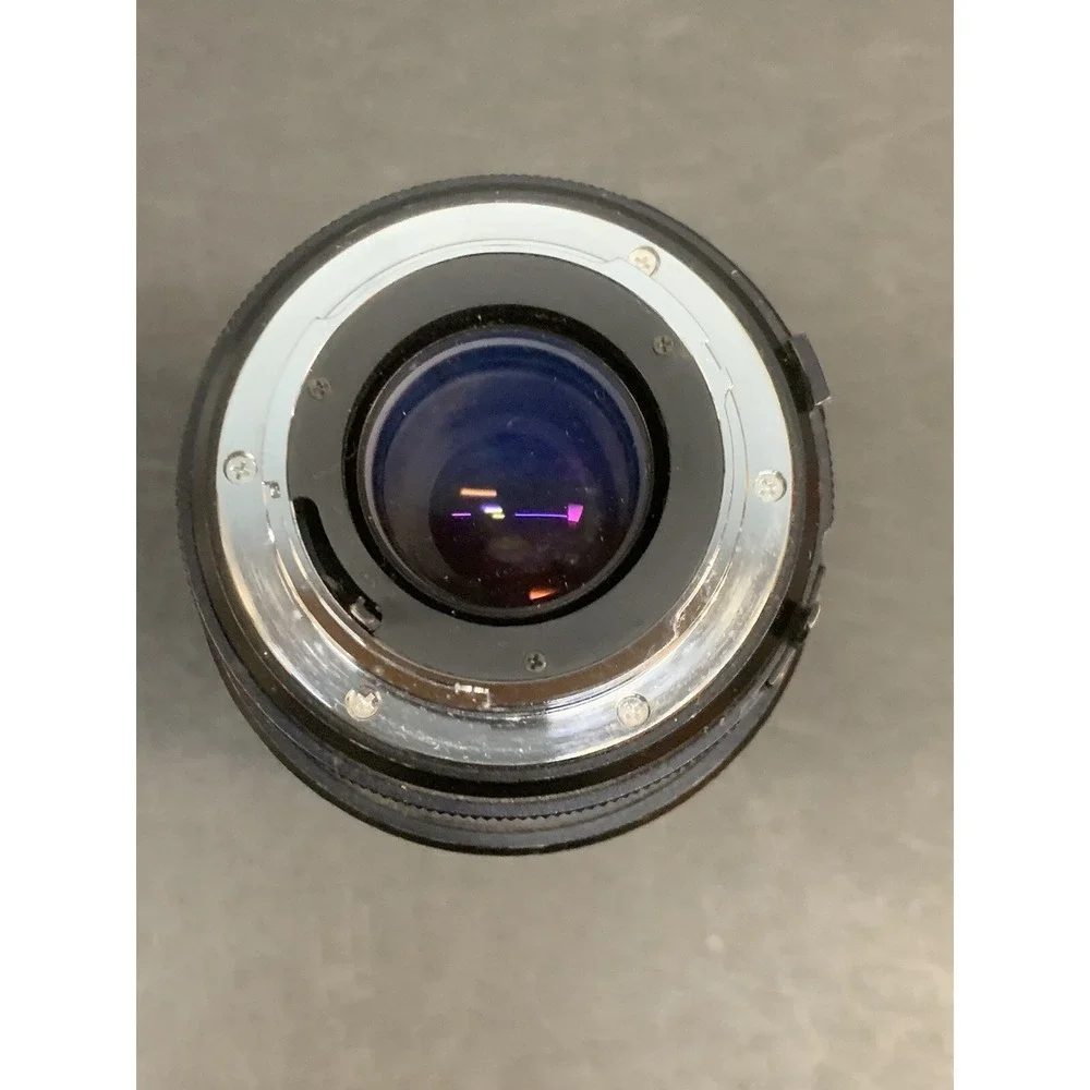 Vivitar 75-205mm 1: 3.8 MC Macro Focusing Zoom 62mm Lens + Skylight Filter